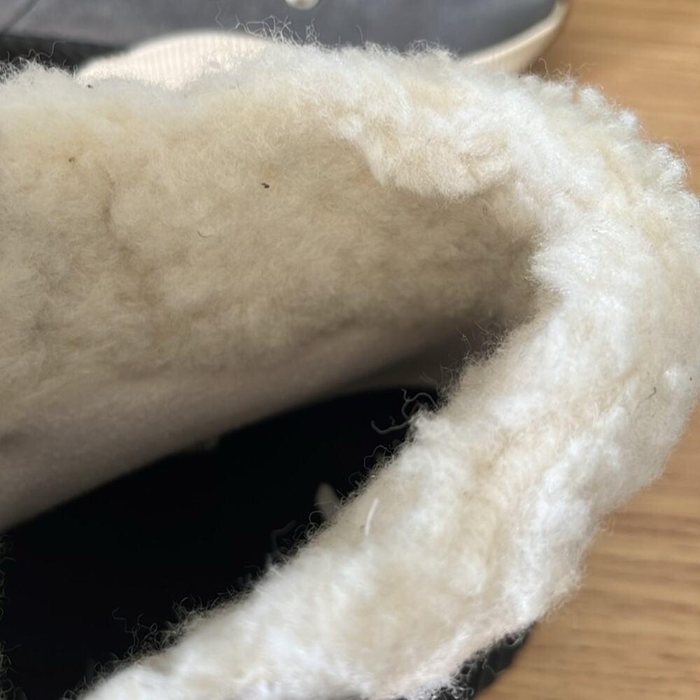 Sorel Gray and Red Ankle Boots - Picture 15 of 16